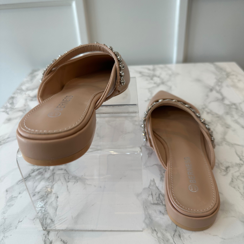 Carlota flat mule